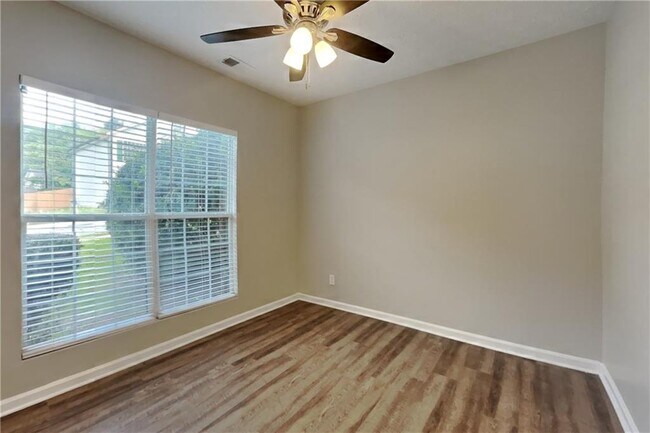 Building Photo - 820 Tradd Ct
