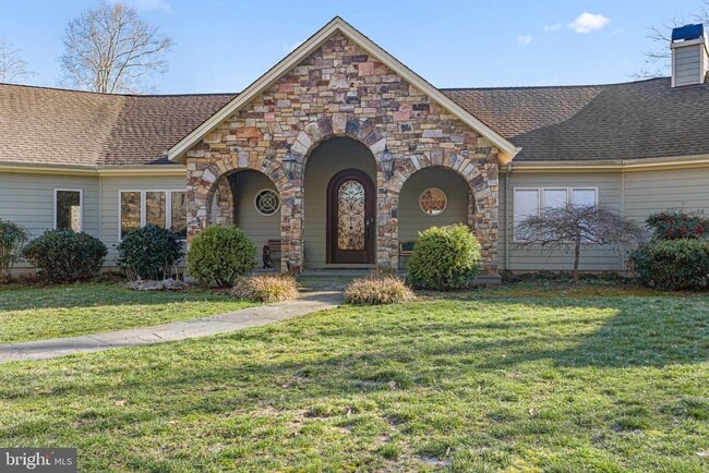 Building Photo - 3535 Meadow Rd