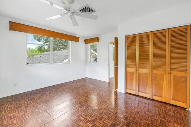 Building Photo - 356 14th Ave NE