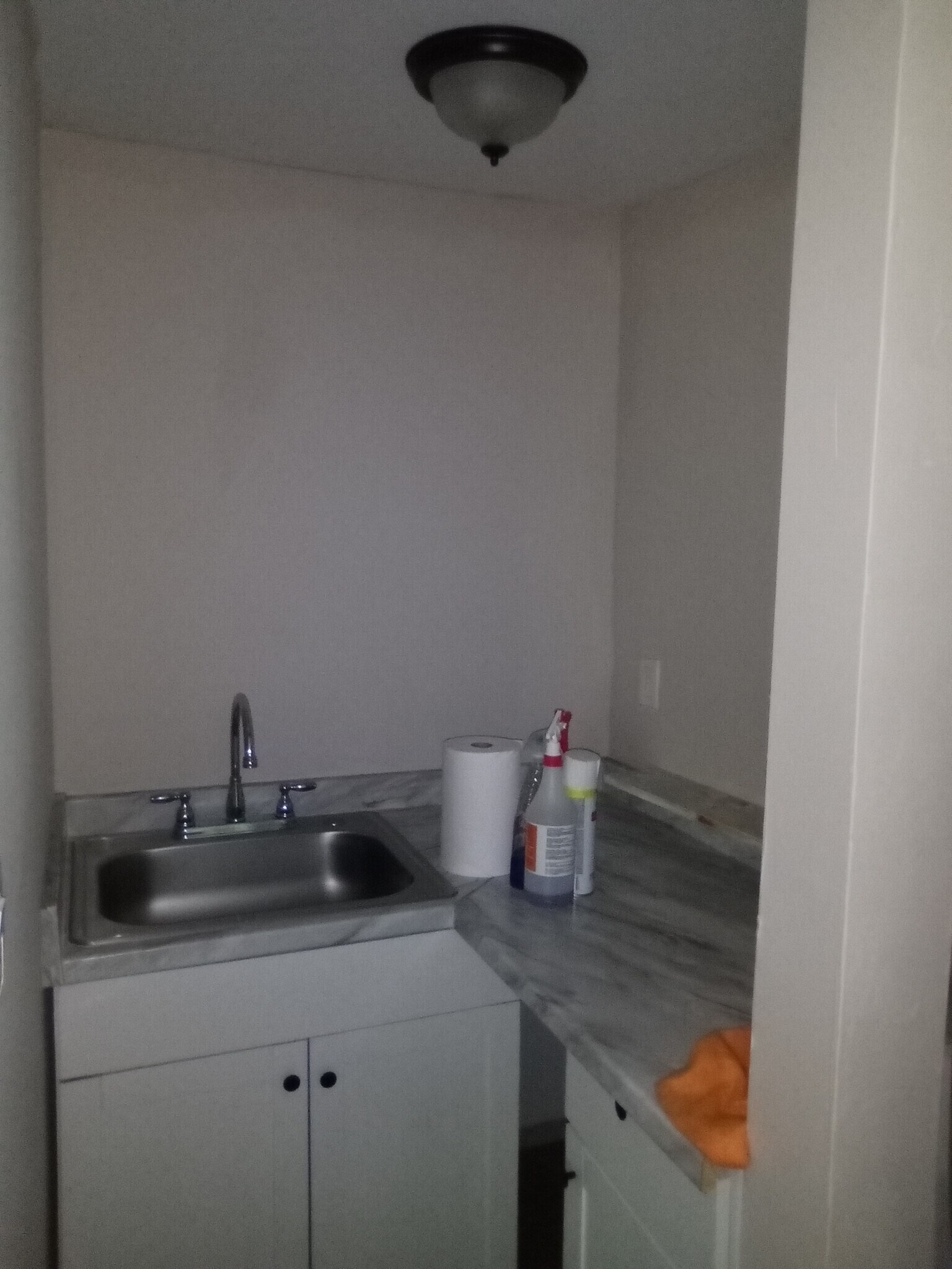 Building Photo - 1850 Service Rd