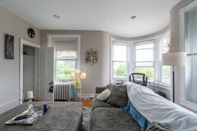 Building Photo - Melrose section 1 bed  very spacious
