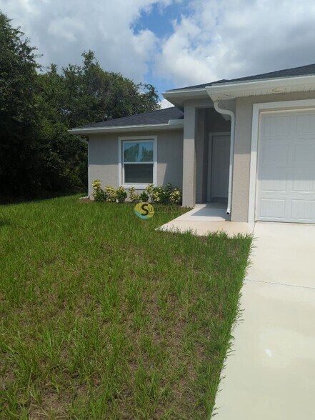 Primary Photo - 2078 Redmond St