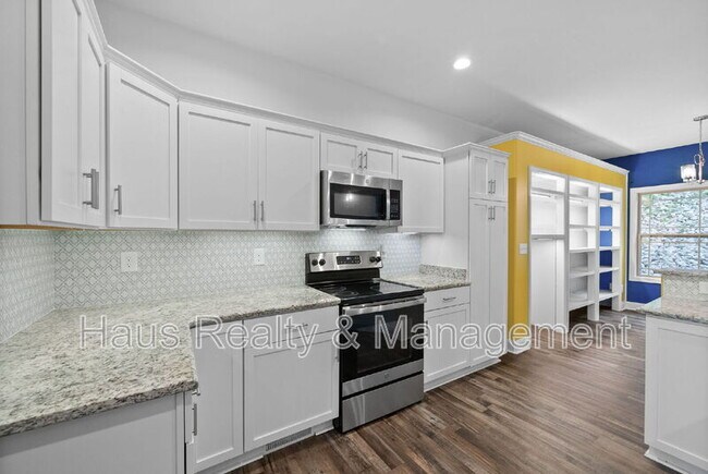 Building Photo - 6466 Hwy 48 N