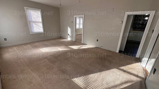 Building Photo - $900 - 1 bedroom / 1 bathroom - Single Family Home