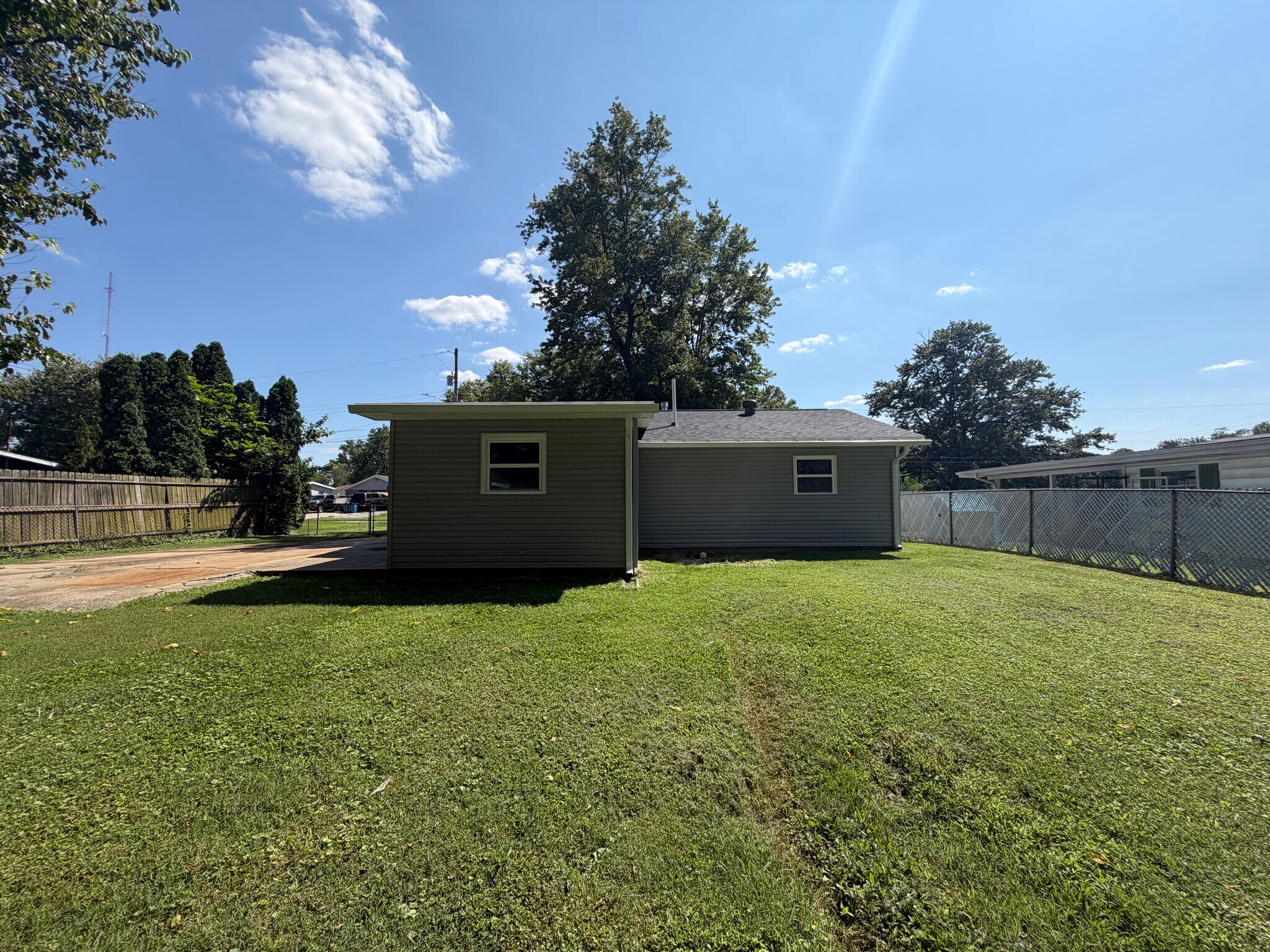 Building Photo - 9902 Appollo Ln