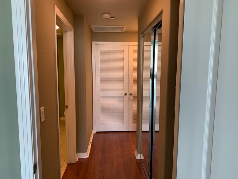 Building Photo - 8355 Station Village Ln