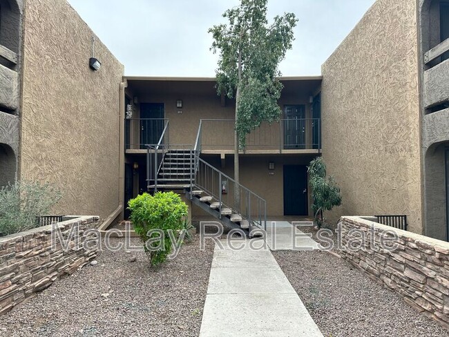 Building Photo - 3825 E Camelback Rd