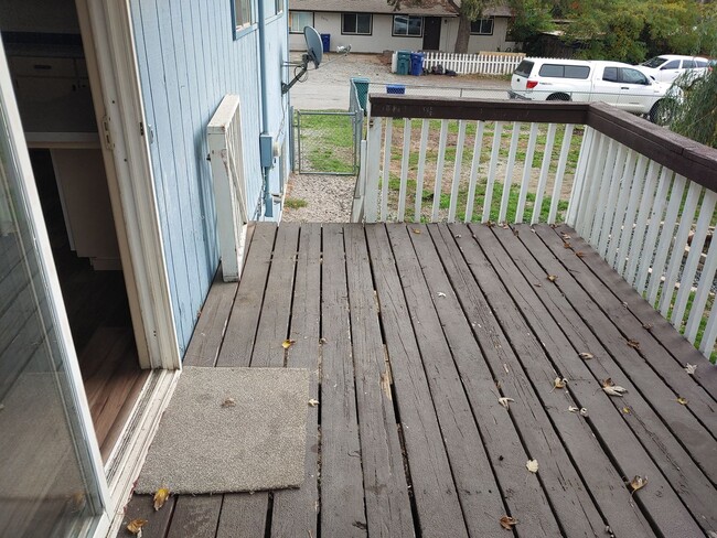 Building Photo - 4 Bedroom, 2 Bath Home Central Coeur d'Alene