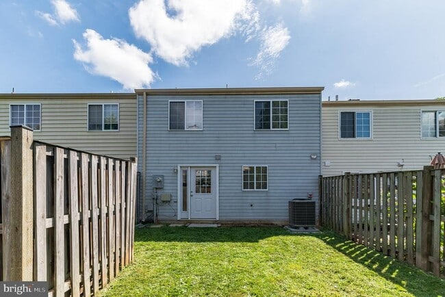Building Photo - 6302 Betsy Ross Ct