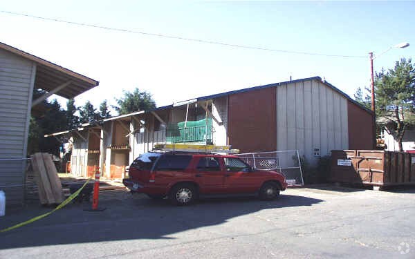 Building Photo - Arbor Glen  (Whispering Winds Housing LTD)