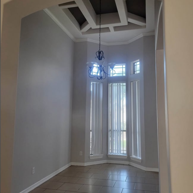 Building Photo - 3611 Spicewood Dr