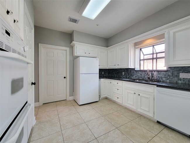 Building Photo - 11614 Taos Ln