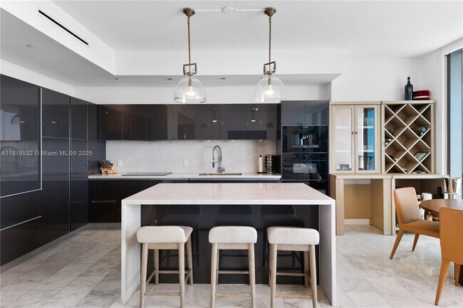 Building Photo - 1451 Brickell Ave