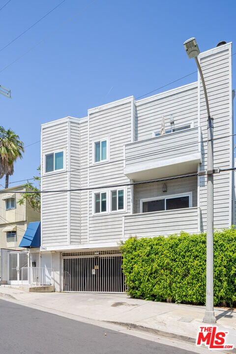Building Photo - 11913 Laurelwood Dr