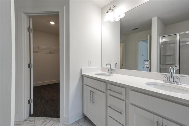 Building Photo - 5350 Brooklands Dr