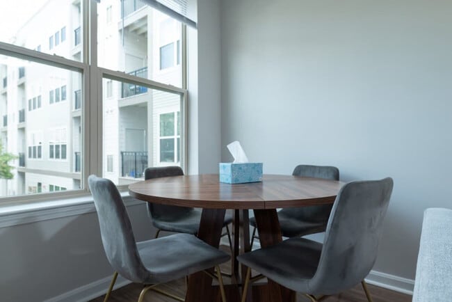 Building Photo - 360 Foley St