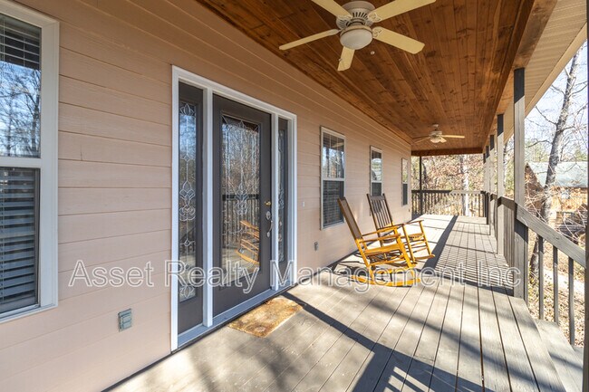 Building Photo - 306 White Cap Ln