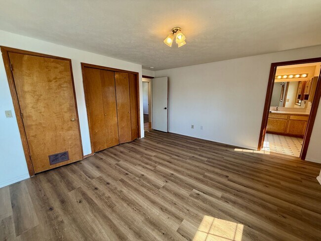 Building Photo - Remodeled 4 Bed 3 Bath Indian Trail Home w...