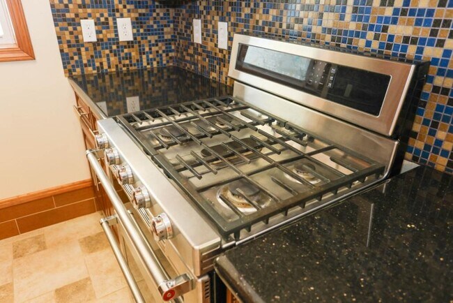 Building Photo - 3602 Jones Mill Rd