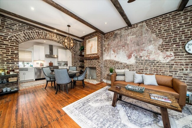 Building Photo - Fully Furnished Historic Rental Available NOW