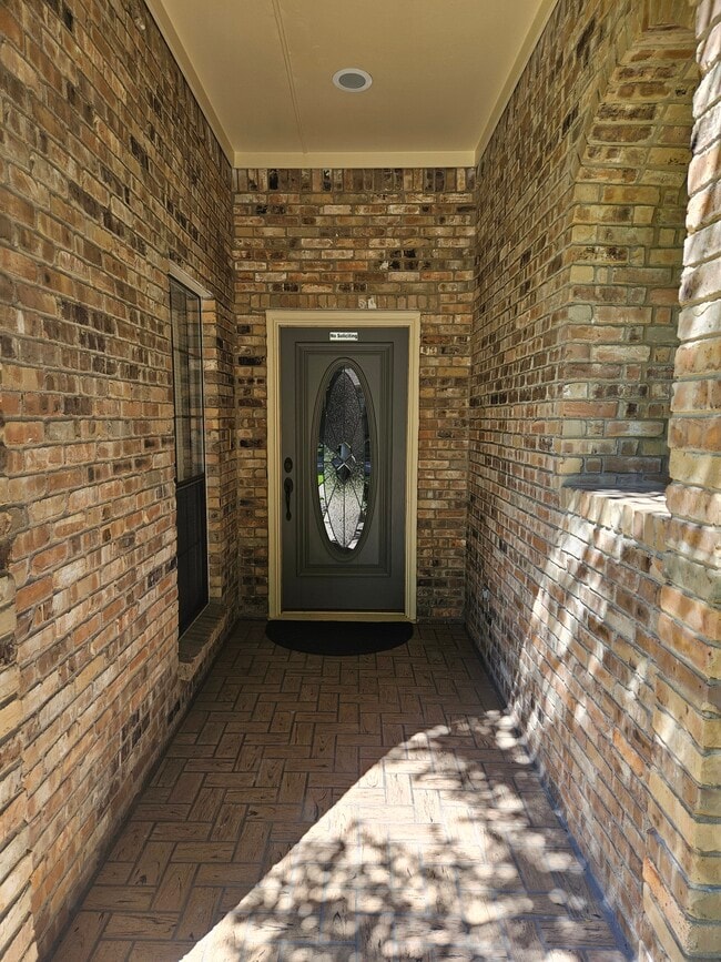 Building Photo - 3913 Davis Cir