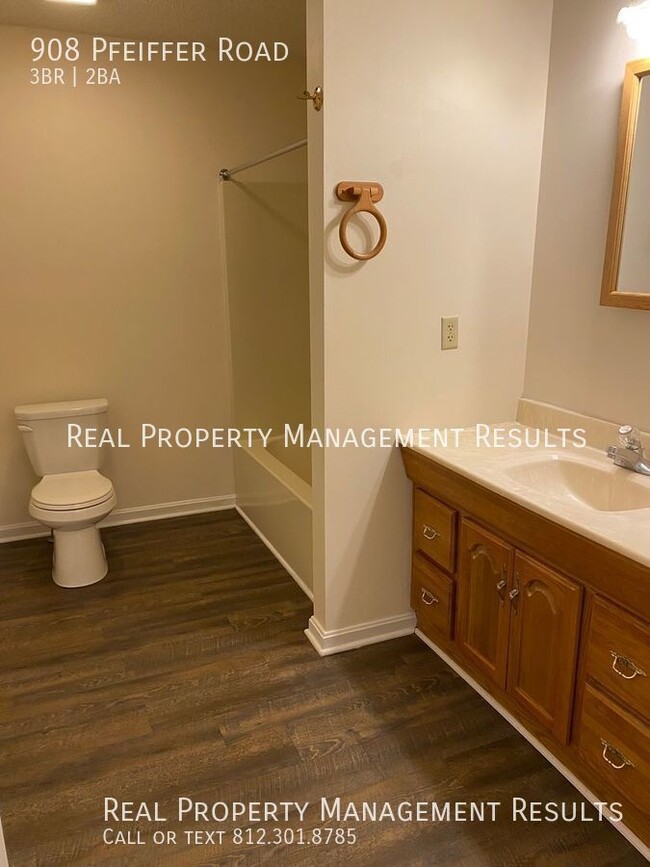 Building Photo - 3 Bedroom, 2 Bath Townhouse, Northside