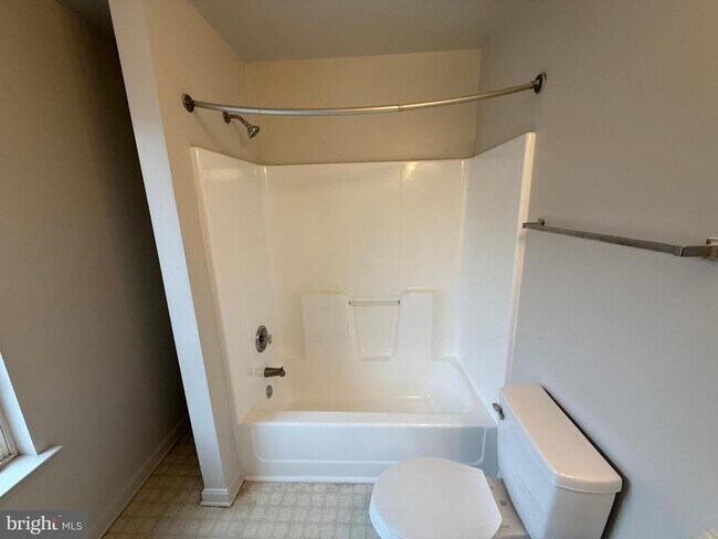 Building Photo - 4345 Normandy Ct