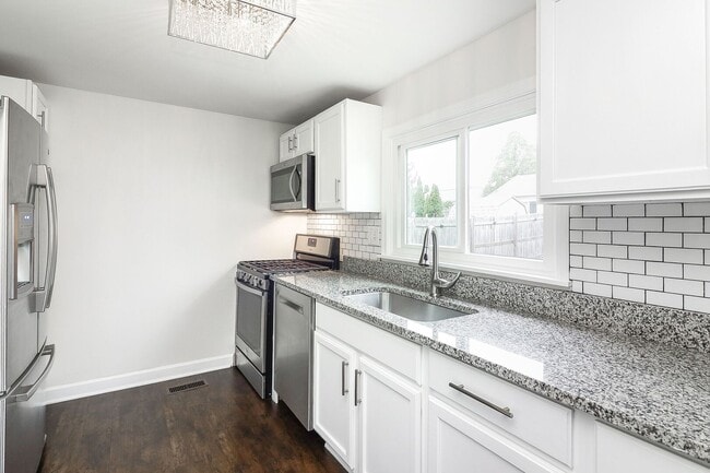 Building Photo - 2280 Bannister Ln