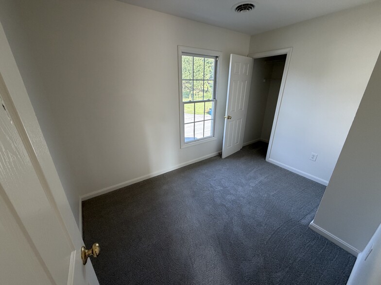Bedroom 3 - 903 Harwood Rd