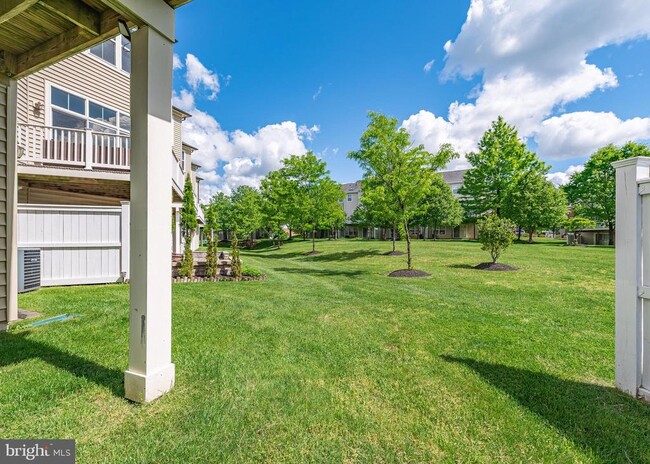 Building Photo - 9830 Garden Ranges