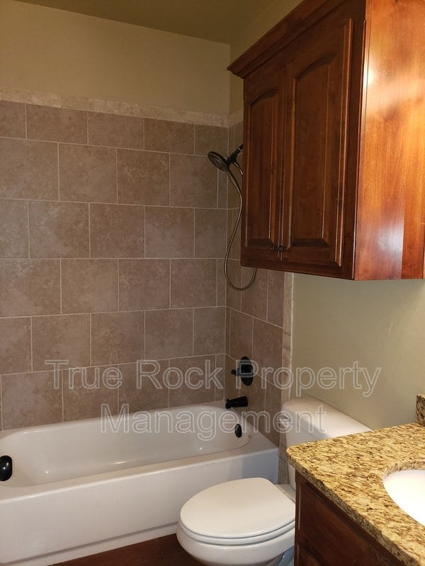 Building Photo - 1409 N Monte Vista St