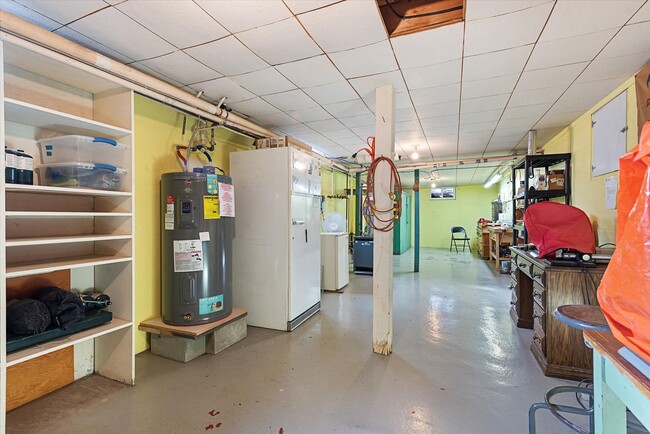 Building Photo - 1501 Cedar St