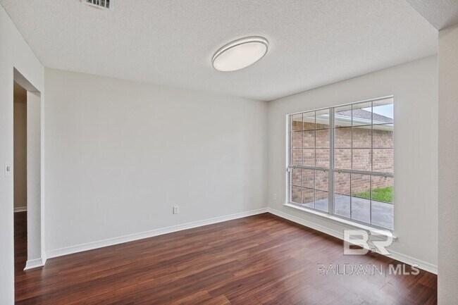 Building Photo - 157 Pemberton Loop