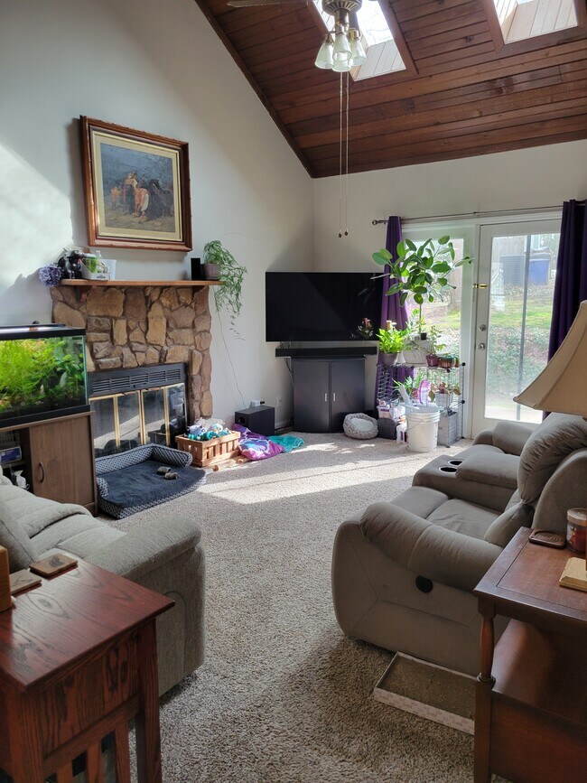 Building Photo - 522 Oak Run Dr