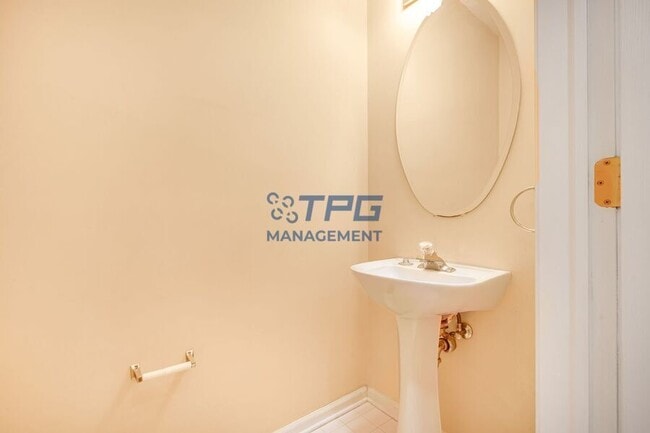 Building Photo - 14 Sand Hill Ct