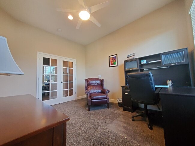 Building Photo - Gorgeous executive style home available fo...