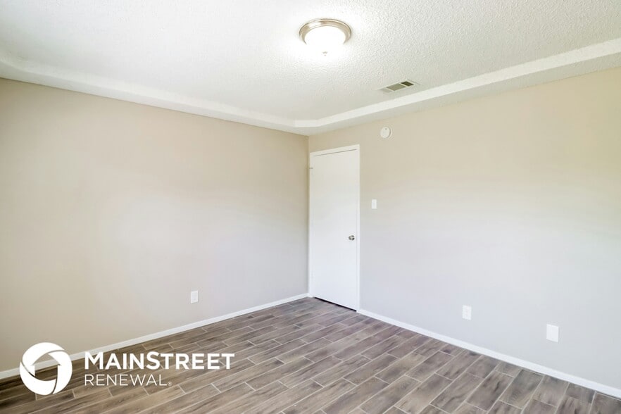 Building Photo - 5712 Caracas Dr