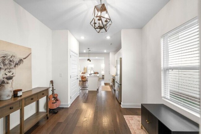 Building Photo - FOR LEASE- TOWNHOME IN THE PRESERVE AT BELLE POINTE!