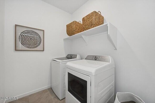 Building Photo - 7442 S 76th Dr