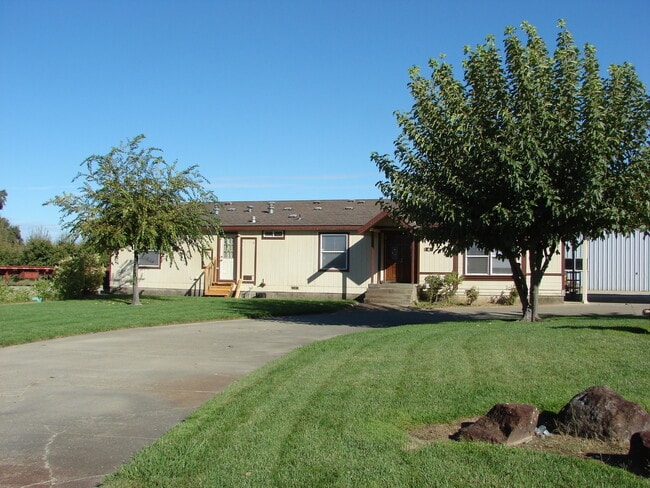 Building Photo - 4 Bedroom in Arboga! Coming Soon!