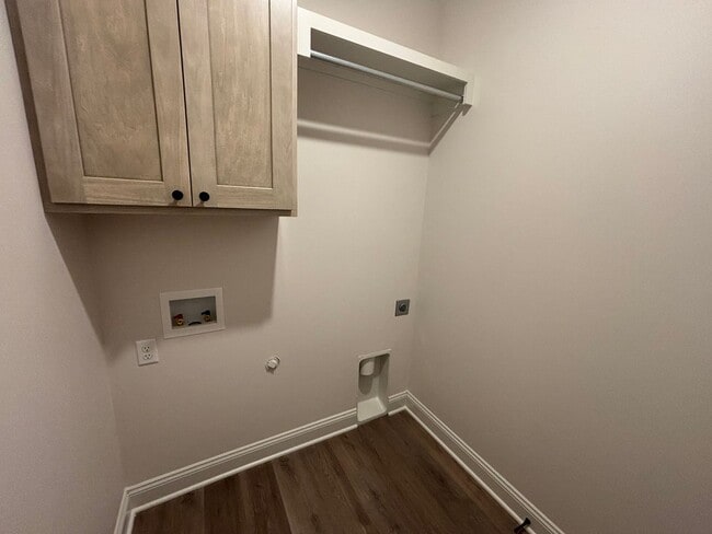 Building Photo - 123/125/127/129 Sheridan