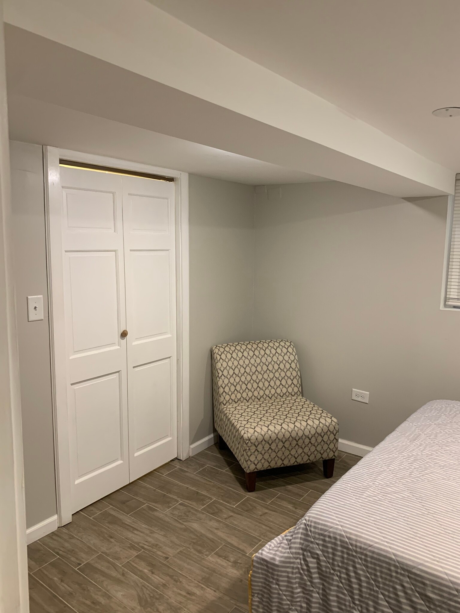 Building Photo - 2122 Kenilworth Ave