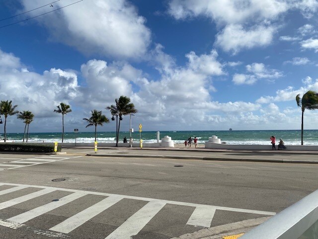 Building Photo - 209 N Fort Lauderdale Beach Blvd