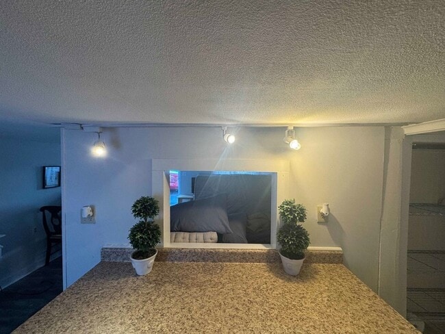 Building Photo - 159 Hills Beach Rd