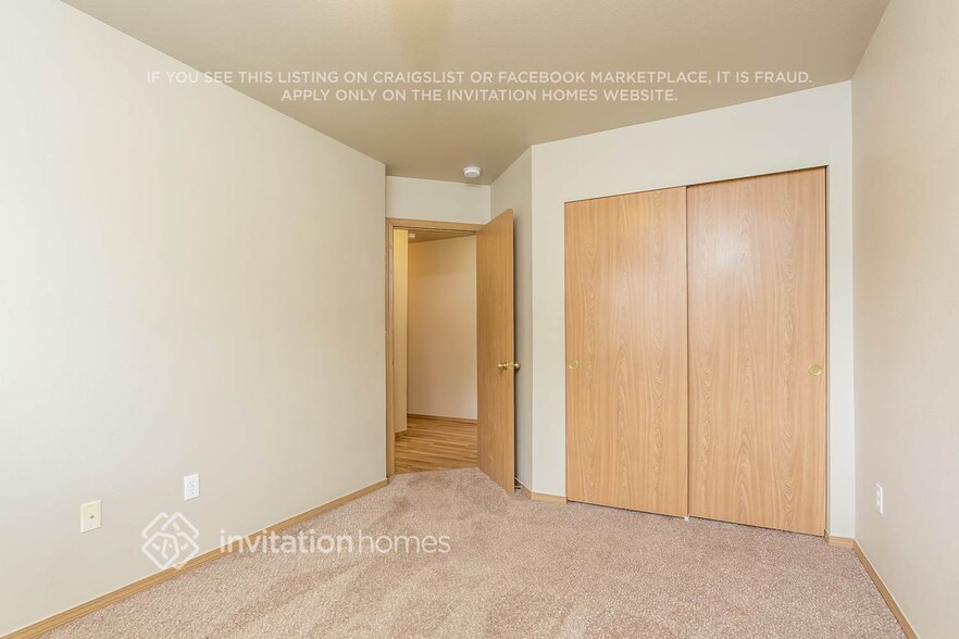 Building Photo - 7400 46th Pl NE