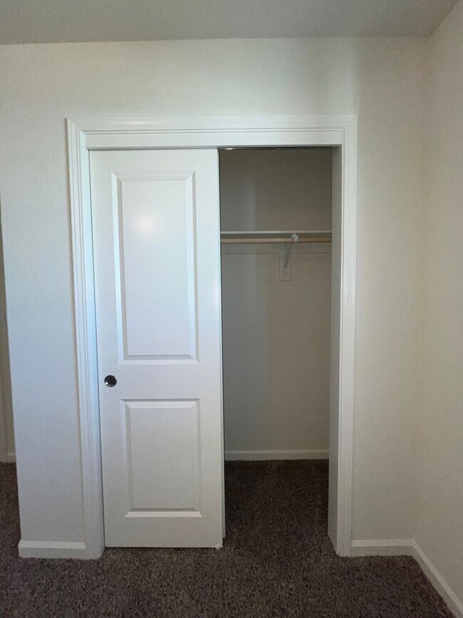 Building Photo - Brand new built! Available Now!