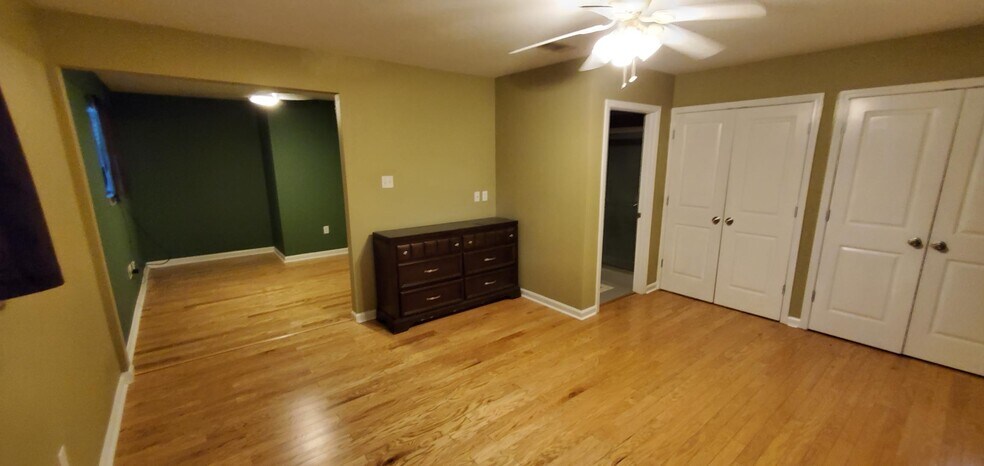 Master Bedroom - 117 12th St