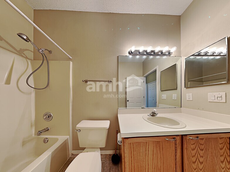 Building Photo - 11542 Wellman Dr