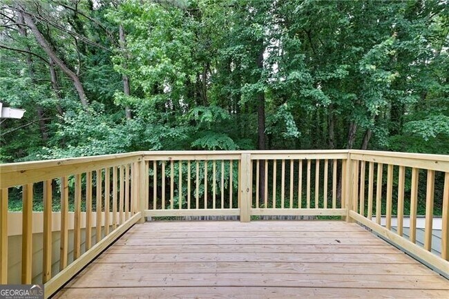 Building Photo - 2179 Surrey Ct