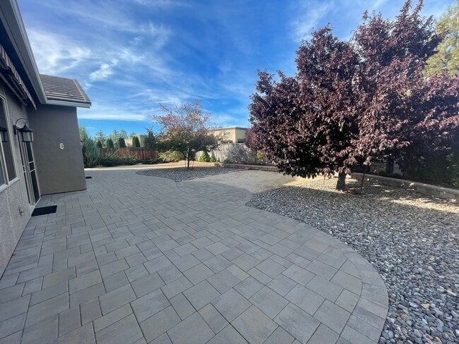 Building Photo - Sparks Home in Gated Community!